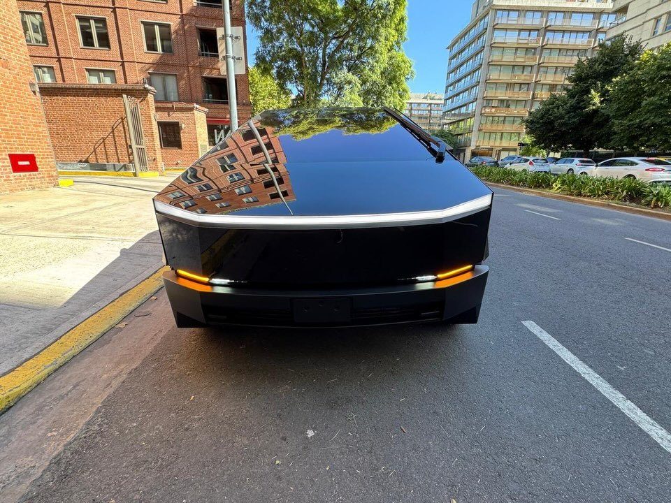 Tesla Cybertruck AWD, foto 2